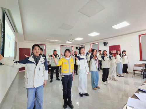 楠溪江5A創(chuàng)建首輪基礎(chǔ)服務(wù)禮儀培訓(xùn)順利開課，禮儀服務(wù)點(diǎn)亮景區(qū)品質(zhì)